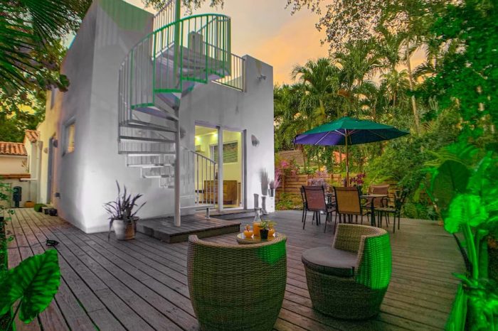 Miami Vice Tropical Villa