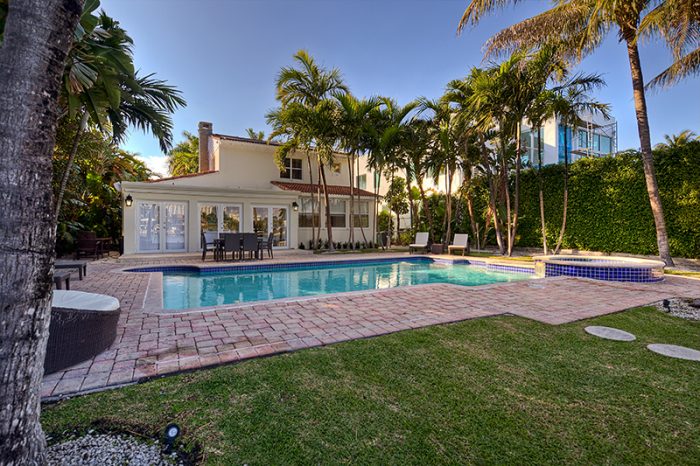 Villa Clara – Waterfront Home Miami